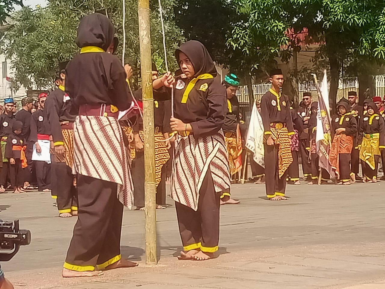 Sambut HUT RI Ke-78, Sejumlah Jawara Bekasi Ikuti Upacara Bendera Ala Jawara Bekasi Raya