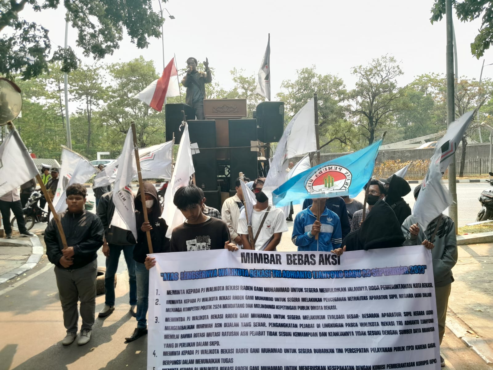 Pendemo Pj Walikota Bekasi Tuding Wartawan Sudah Dibeli