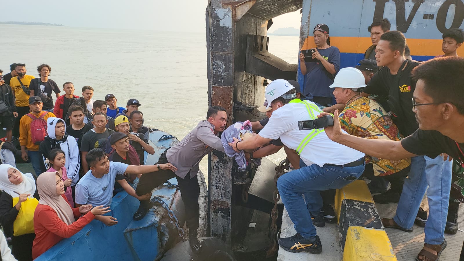 Truk Kargo Diduga Penyebab Kebakaran KMP Tranship 1