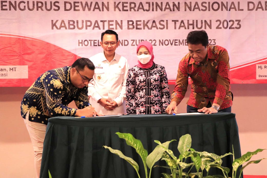 Produk Kerajinan Lokal Kabupaten Bekasi Tampil di Aeon Mall Deltamas