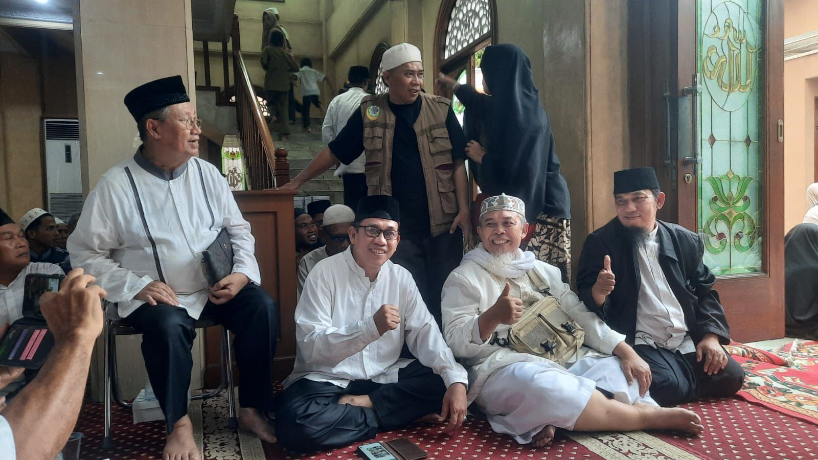 Asda II Pemkot Bekasi Hadiri Santunan yang Digelar DDII