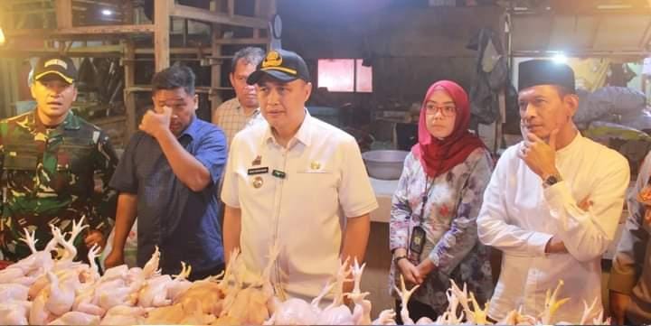 Jelang Idul Fitri, Pj Bupati Lebak dan Forkopimda Sidak Pasar dan Gudang Bulog
