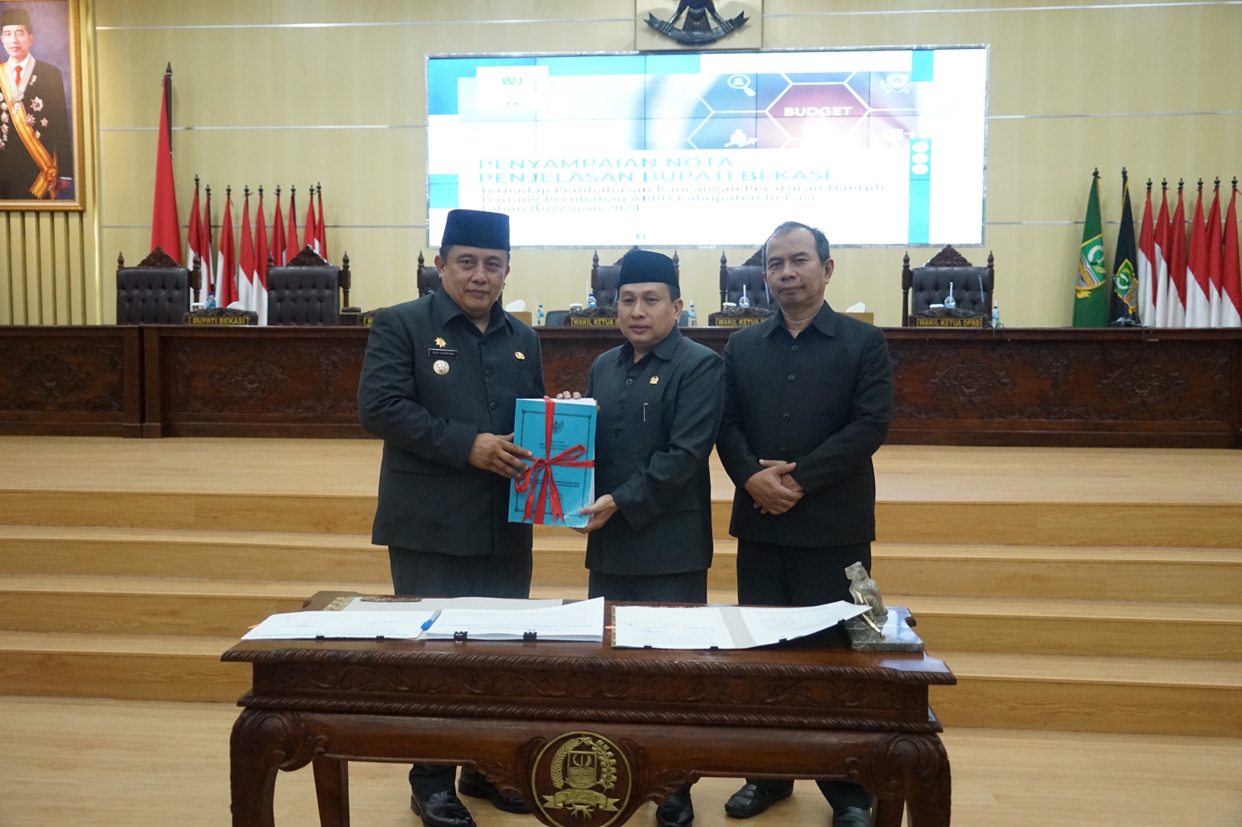 DPRD dan Pemkab Bekasi Sepakati Raperda APBD Tahun 2024