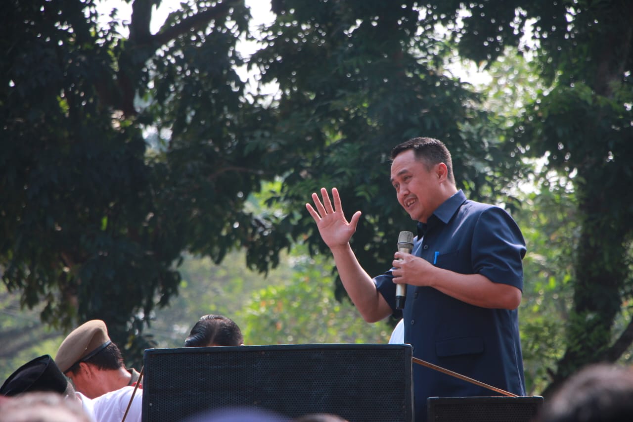 Pj Bupati Lebak Iwan Kurniawan Temui Pendemo