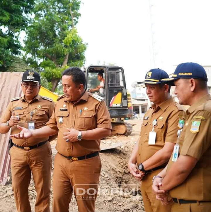 Tinjau Progres Perbaikan Jembatan, Pj Bupati Dedy Supriyadi Bilang Begini