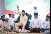 Habib Luthfi Bin Yahya Pimpin Istighosah di Plaza Pemkab Bekasi