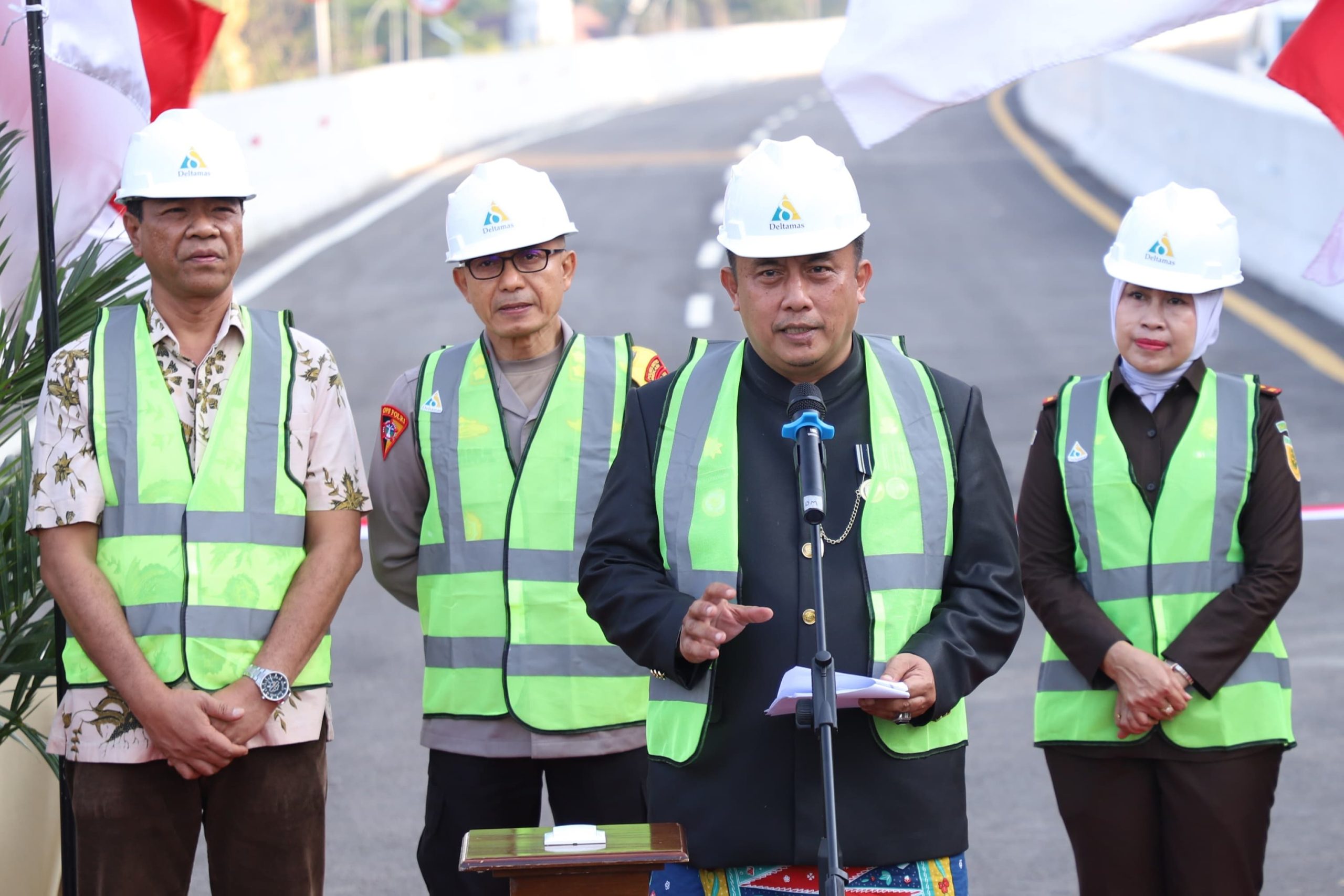 Pj Bupati Bekasi Dedy Supriyadi Resmikan Fly Over Deltamas Bhagasasi