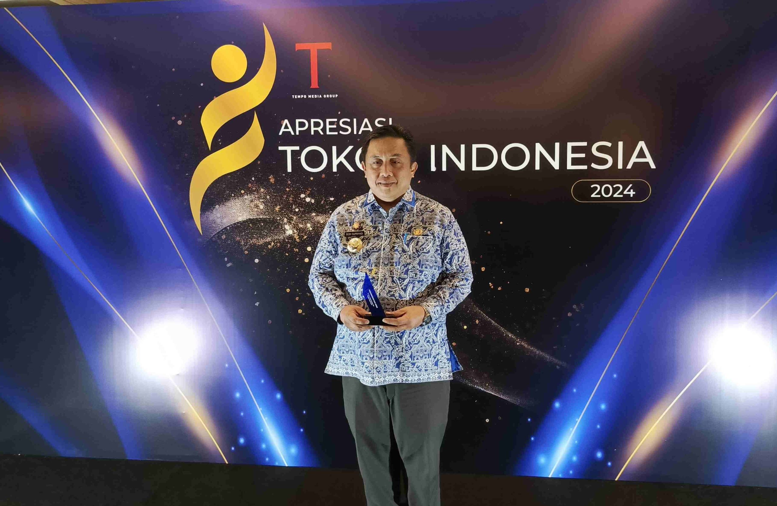 Peduli UMKM, Pj Bupati Dedy Supriyadi Terima Penghargaan Apresiasi Tokoh Indonesia 2024