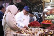 Tindak Lanjut Arahan Mendagri, Pj Bupati Tinjau Harga Bahan Pokok di Pasar
