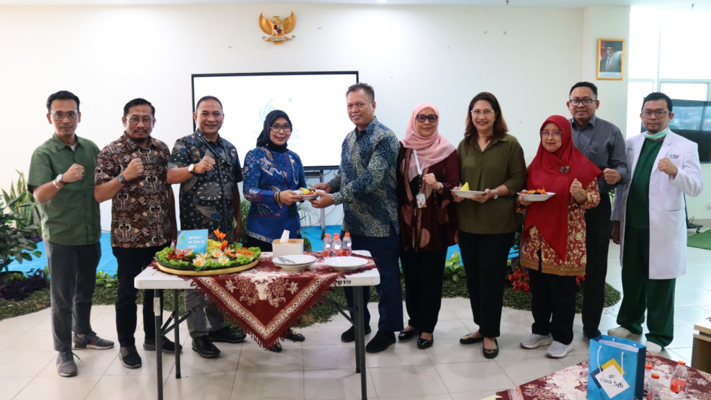 RSUD CAM Potong Tumpeng di HKN