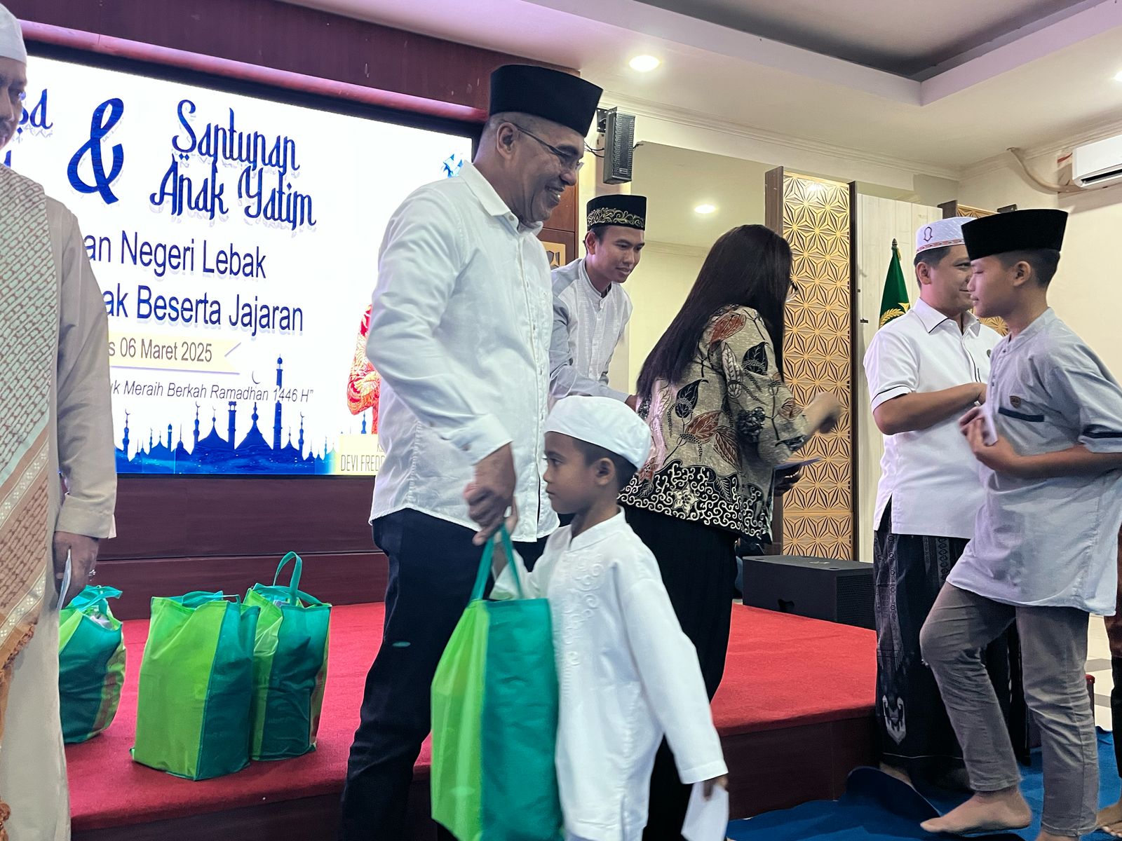 Kejari Lebak Santuni 25 Anak Yatim