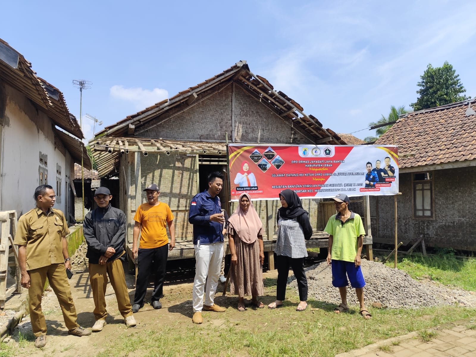 Ketua DPRD Lebak Meninjau Empat Rumah Penerima Manfaat BSRS