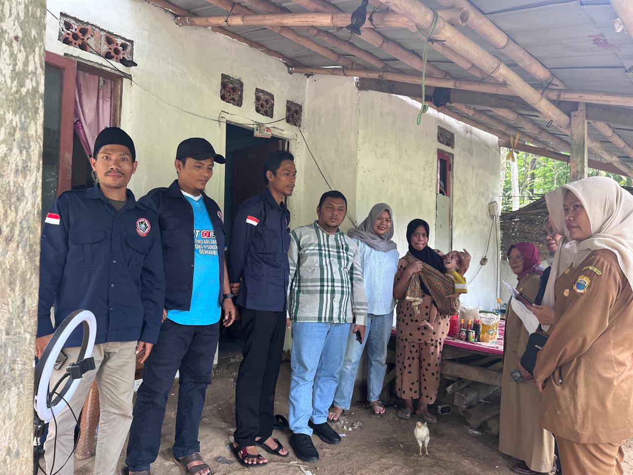 Ketua DPRD Lebak Kunjungi Balita Penderita Tumor Mata