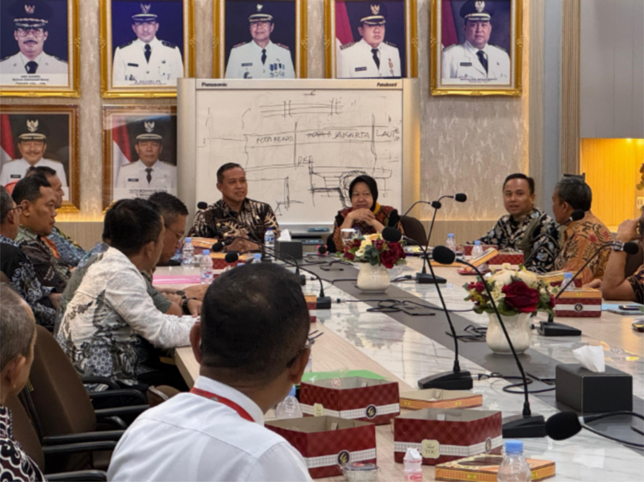 Pemkot Bekasi Belajar dari Risma untuk Tingkatkan PAD dan Tangani Masalah Perkotaan