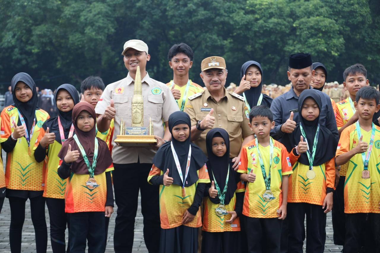 Wawali Pimpin Apel Pagi Penyerahan Medali Kejuaraan Panahan