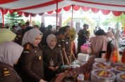 Kejari Kota Bekasi Gelar Bazar Rakyat dalam Rangka HUT RI ke-80