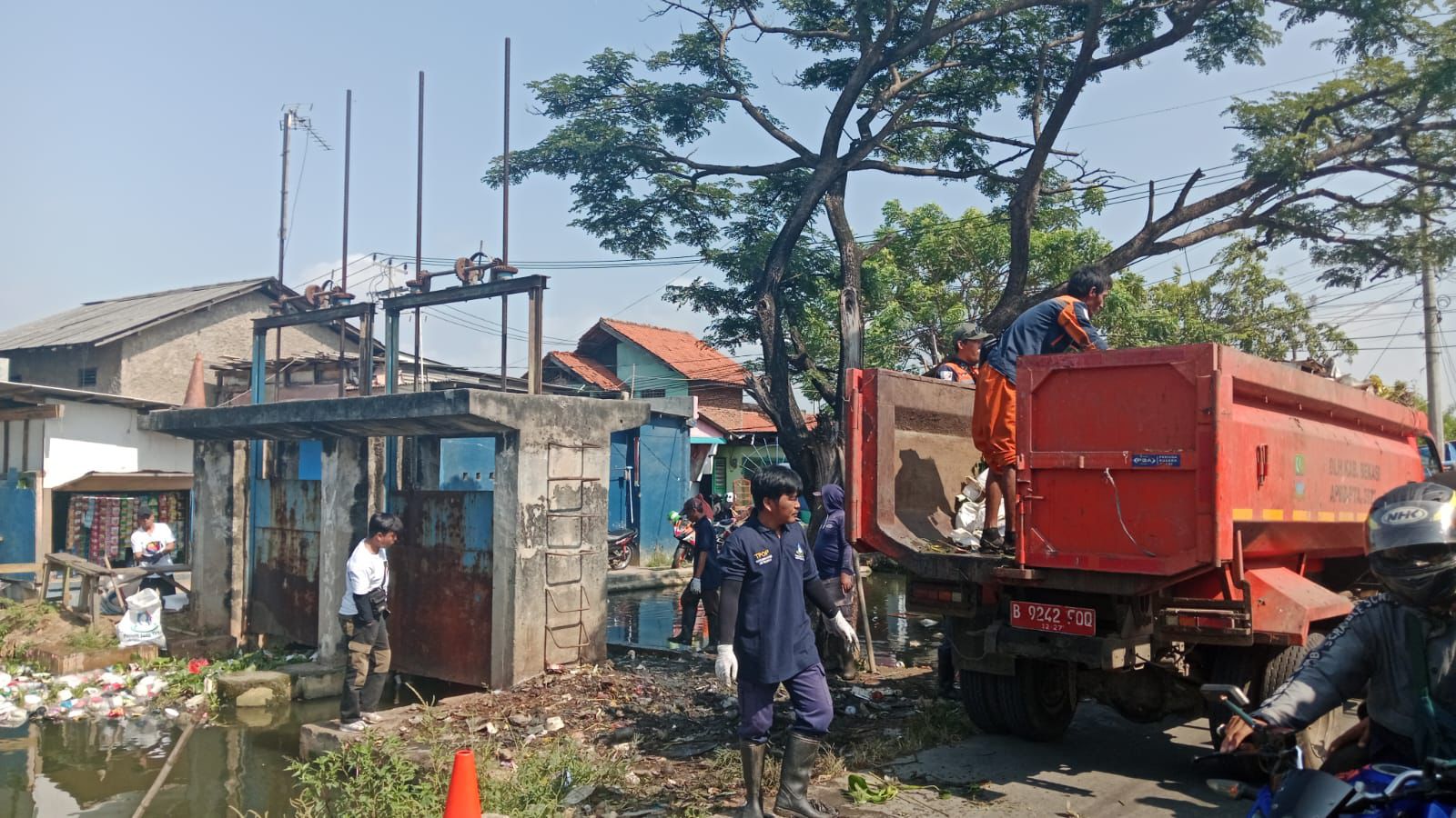 World Clean Up Day, DLH Angkut Puluhan Ton Sampah