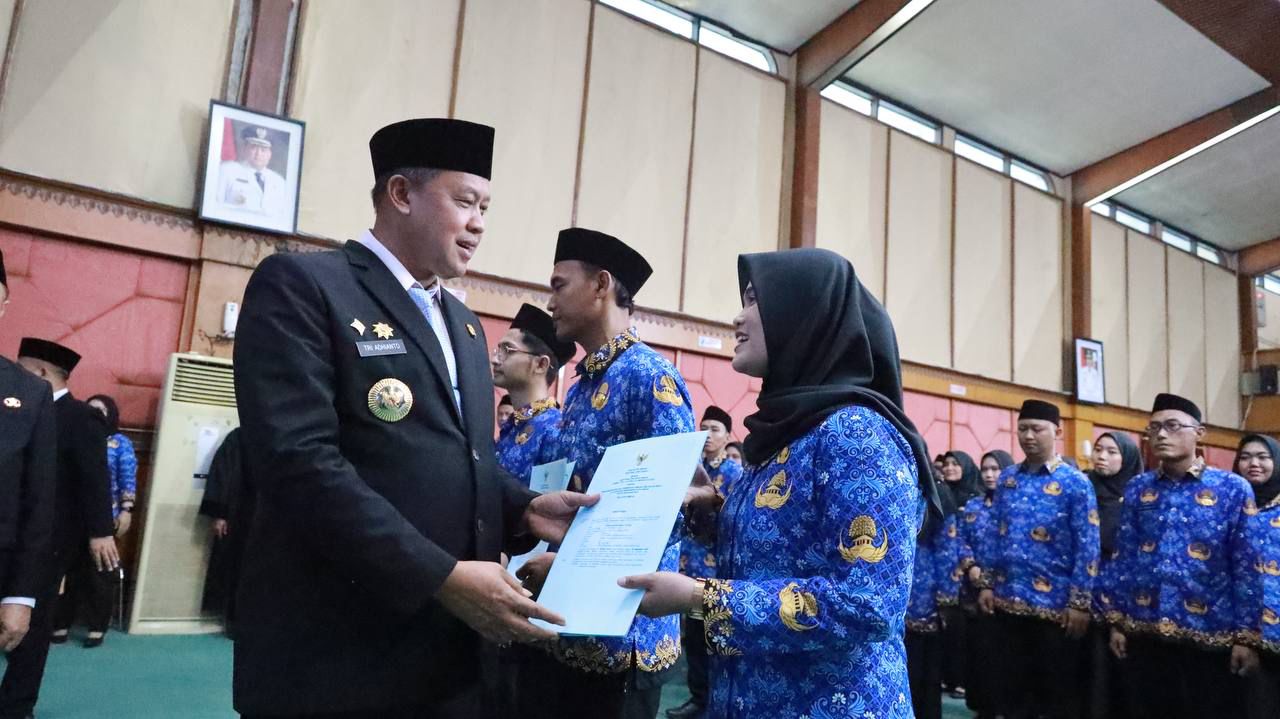 Wali Kota Bekasi Lantik PNS dan 385 PPPK Tahap II