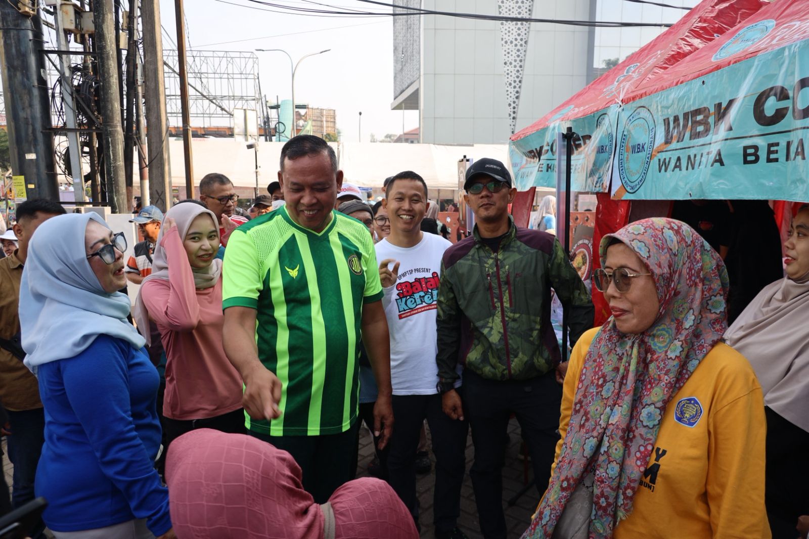 Wali Kota Bekasi Tinjau MPP yang Buka Layanan Saat Car Free Day, Urus Administrasi Kini Bisa Sambil Santai