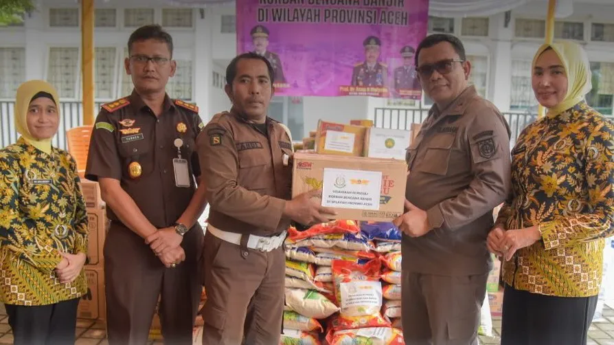 Kejaksaan se-Sumatera Turun Tangan Bantu Korban Banjir dan Longsor