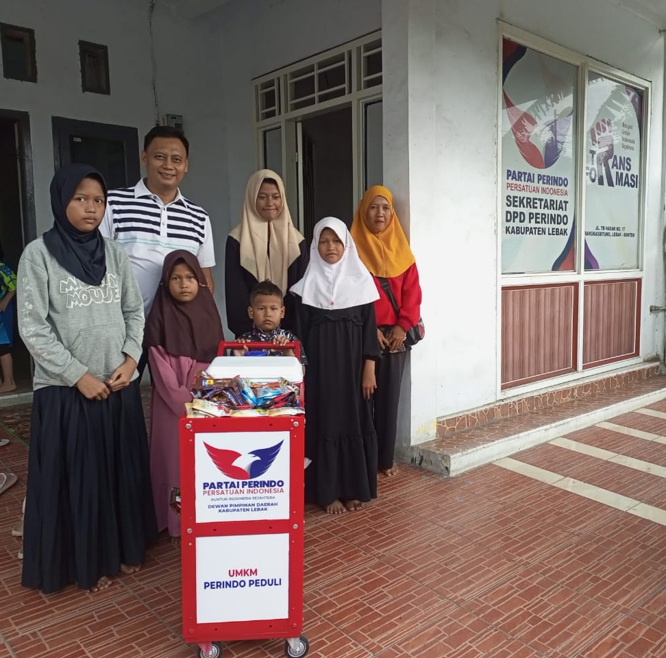 Perindo Lebak Salurkan Gerobak Kopi untuk Dorong Kemandirian UMKM
