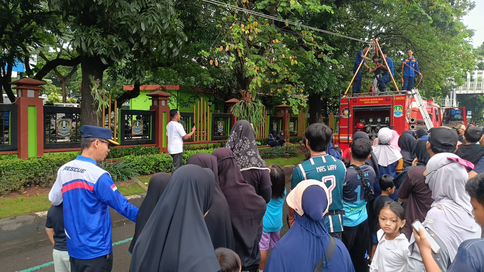 Disdamkarmat Kota Bekasi Edukasi Kebencanaan di CFD