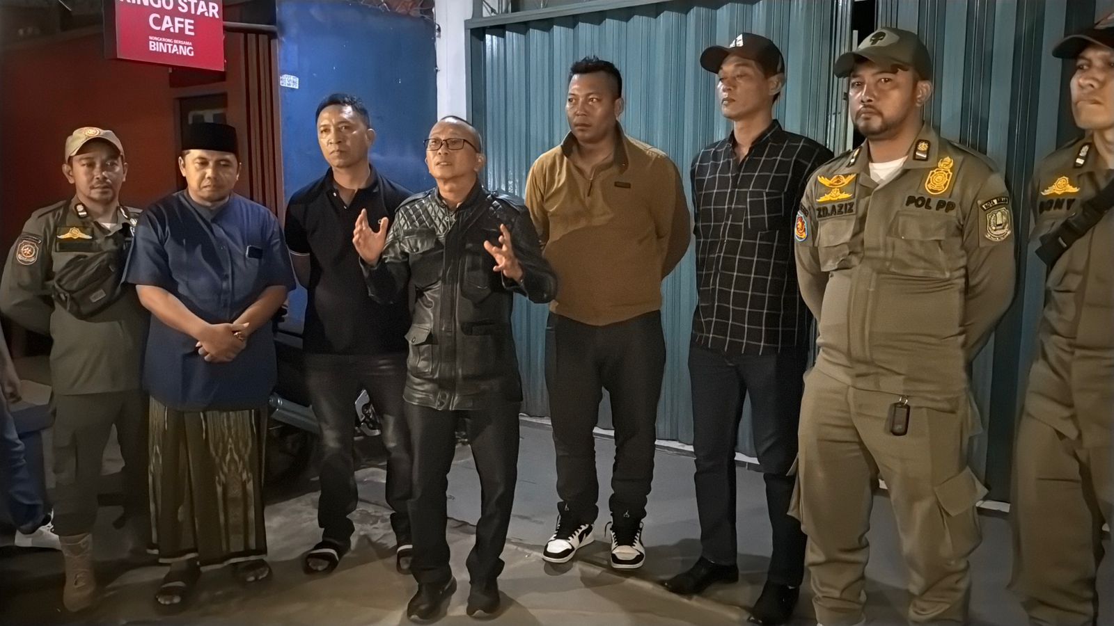 Camat Bekasi Barat Pastikan 15 Kafe di Pasar Bintara Ditutup