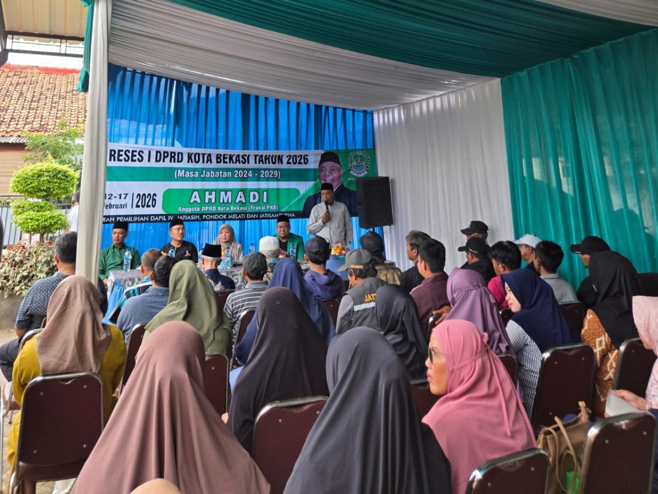 Ahmadi Bantu Mahasiswa Kurang Mampu Dapat Beasiswa Pemkot Bekasi