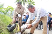 Pemkot Bekasi Mengajak Warga Ubah Apresiasi dengan Bibit Pohon