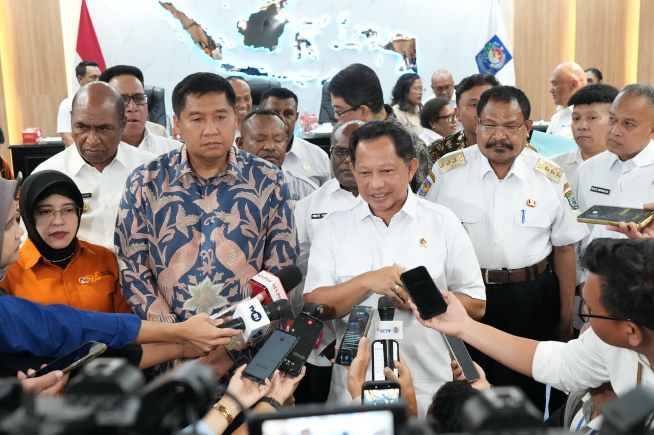 Mendagri Apresiasi Program Bedah Rumah di Papua