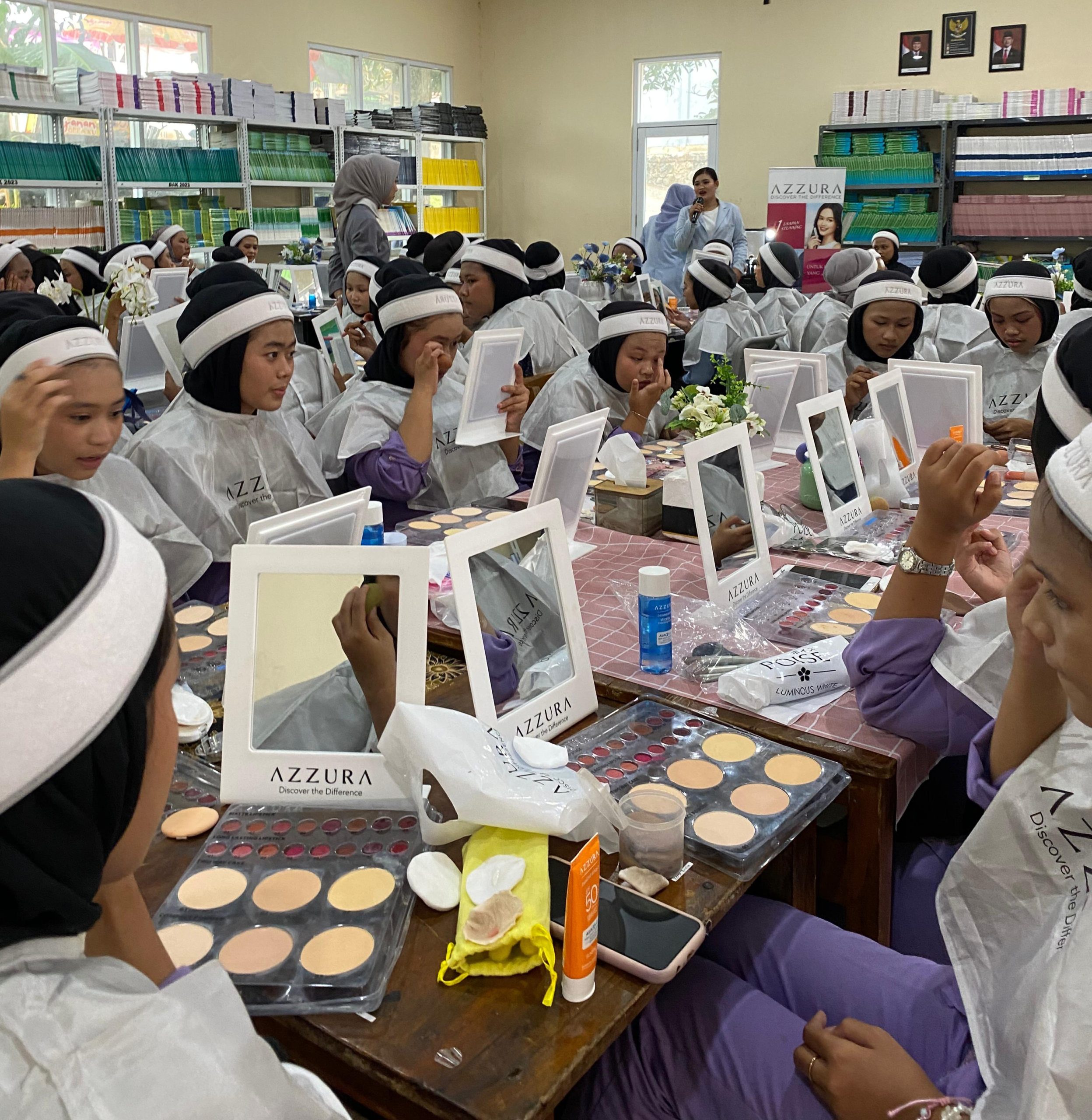 Beauty Class di SMKN 15 Bekasi Bekali Siswa Teknik Makeup dan Perawatan Kulit