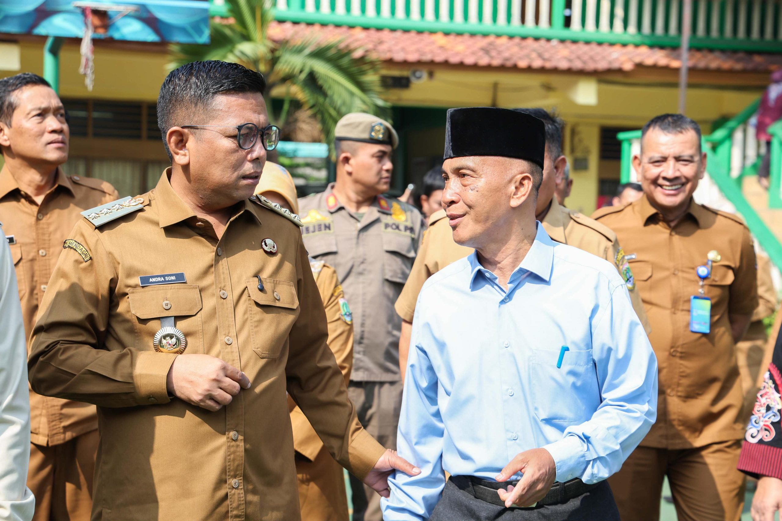 Program Sekolah Gratis Andra Soni Tingkatkan Minat Siswa Masuk Sekolah Swasta