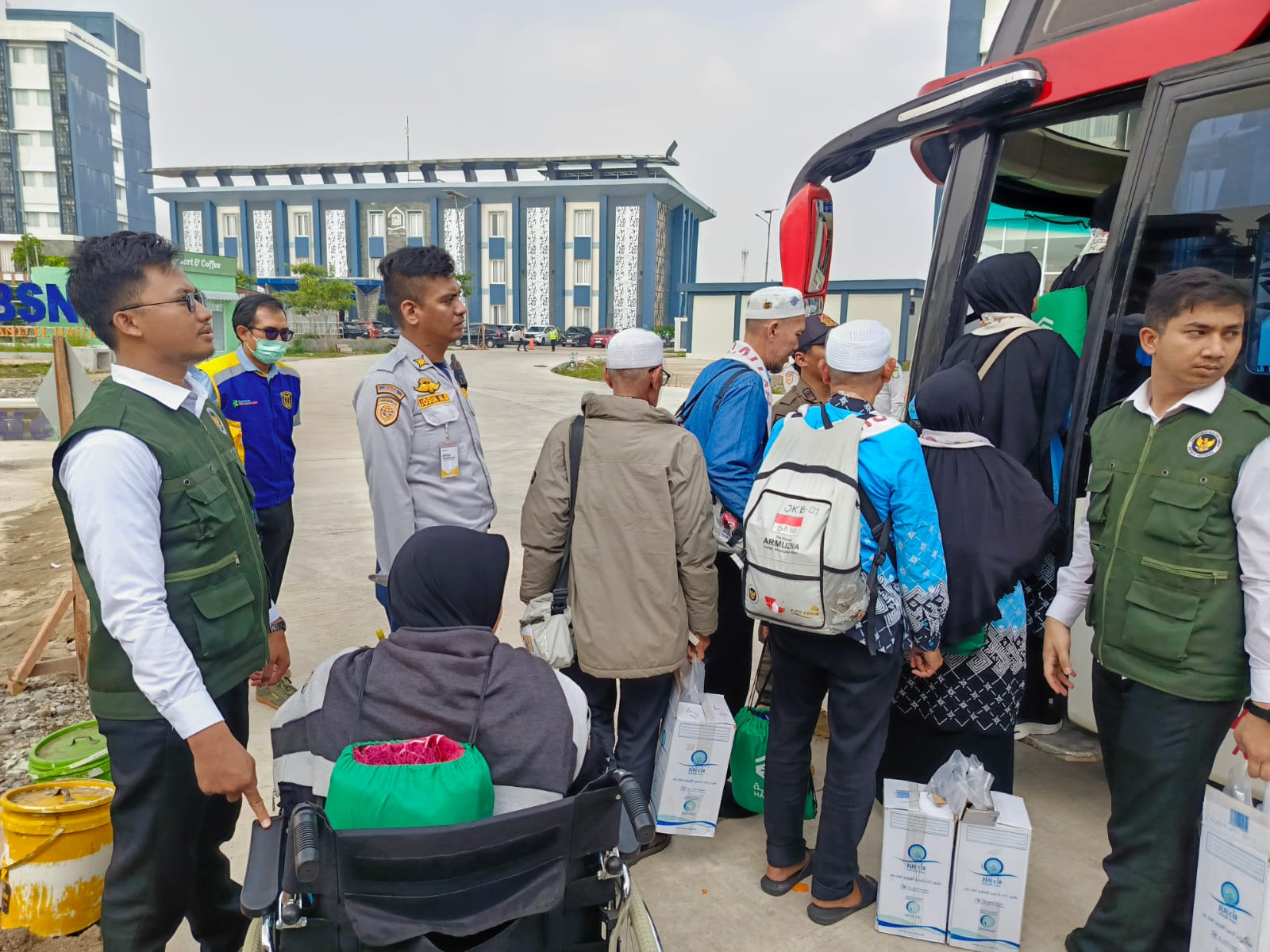 390 Jemaah Haji Kloter Pertama Asal Kota Tangerang Tiba di Grand El Hajj Banten