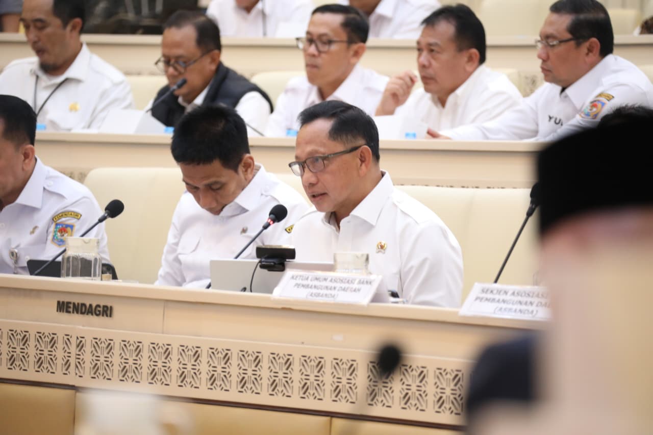 Di Hadapan DPR, Mendagri Ungkap Langkah Perbaikan Kinerja BUMD