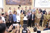 Rapat dengan DPR, Mendagri Siapkan Solusi PPPK dan Minta Pemda Hentikan Rekrutmen Honorer