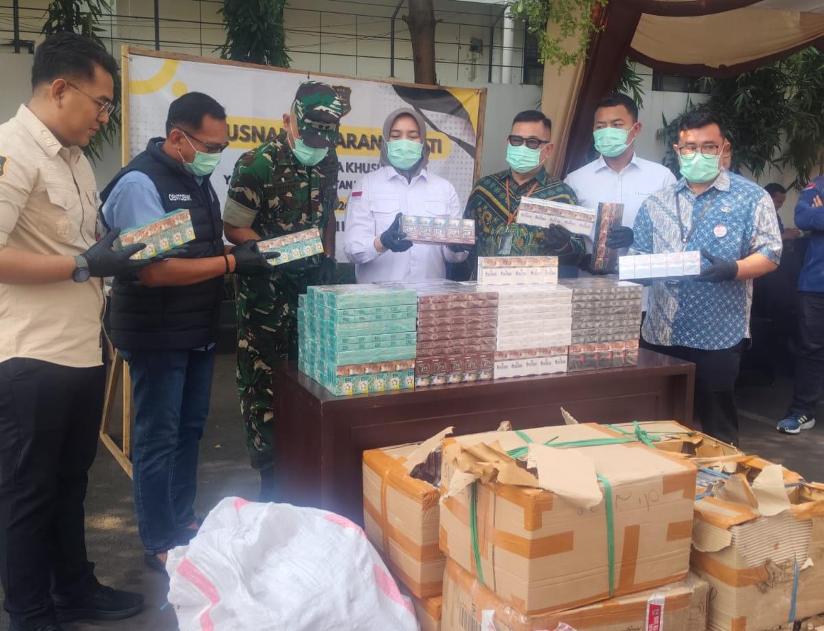 164 Perkara Inkracht, Kejari Bekasi Musnahkan Narkotika dan Rokok Ilegal