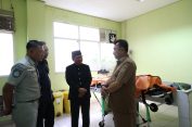 Wakil Wali Kota Bekasi Jenguk Korban Kecelakaan Cut Mutia di RSUD CAM