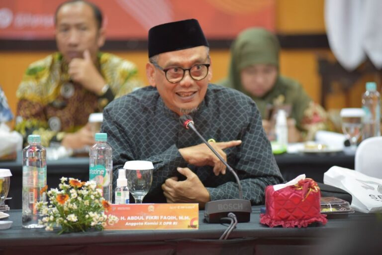 Komisi X DPR Minta Pemerintah Benahi Total Sistem PPDB dan SPMB