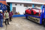 Kajati Kalbar Pantau Pengiriman Lamborghini Sitaan Kasus Korupsi Tambang Bauksit