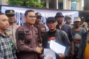 Kasus Dugaan Pungli MCK Pasar Bantargebang, Massa Desak Kejari Bekasi Tetapkan Tersangka