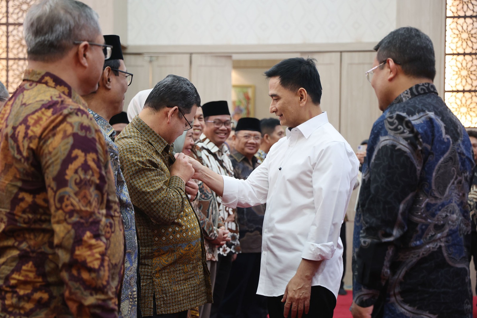 Wagub Dimyati Kukuhkan Pengurus AAIPI Banten Periode 2026–2029